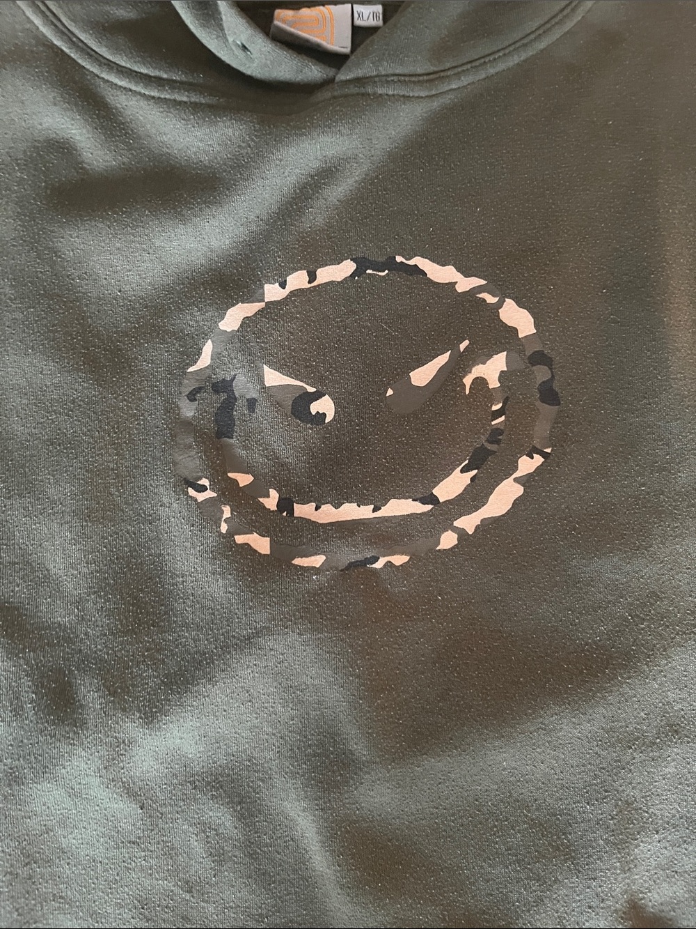 Men's vintage Randy River Olive Green Pullover Hoodie with Subtle Emblem - Picture 6 of 7